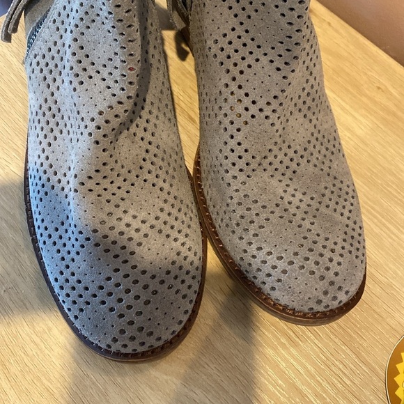 Dolce vita suede gray boots with cutouts - Picture 2 of 6